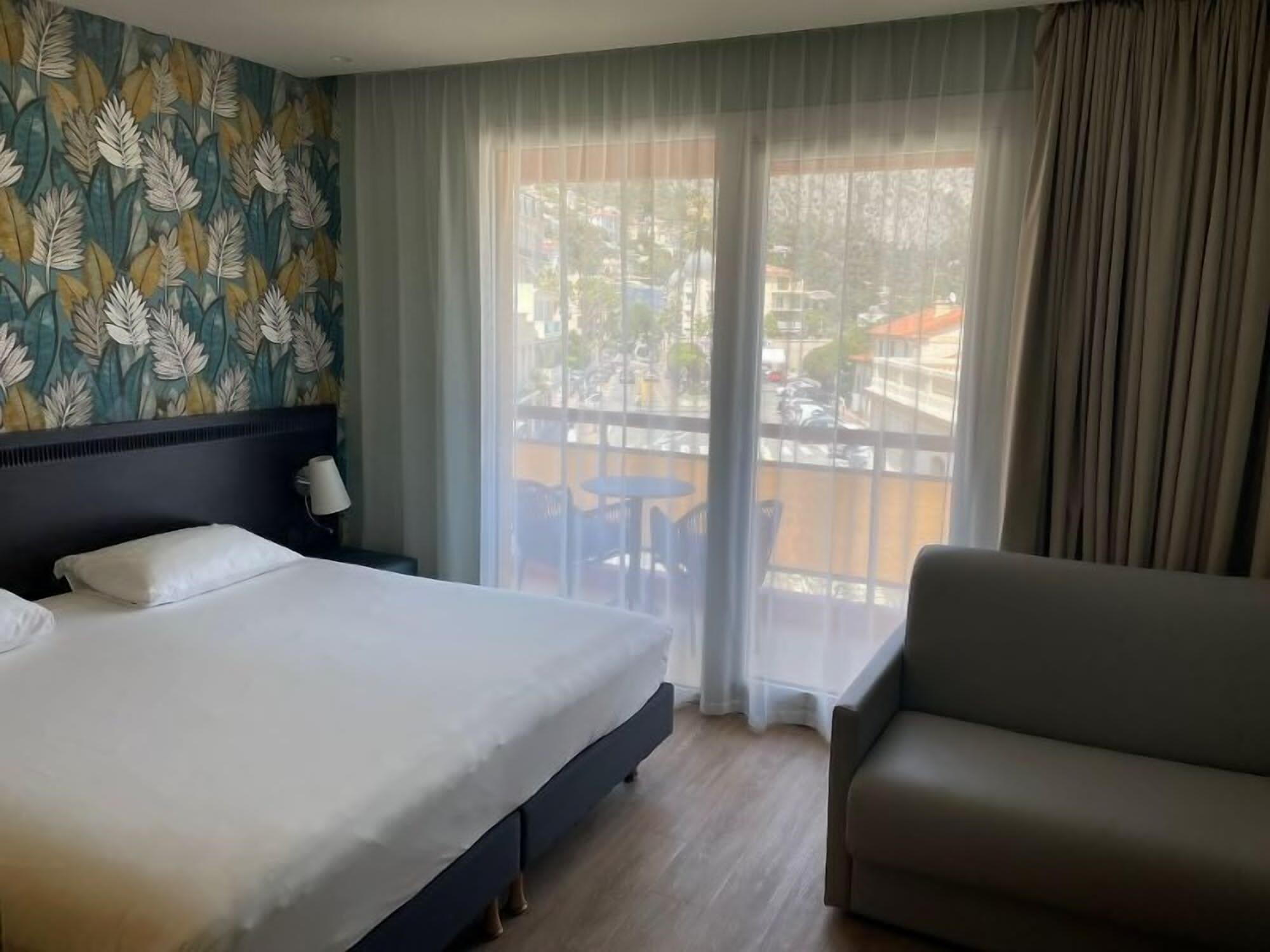 ibis Styles Beaulieu sur Mer Eksteriør bilde