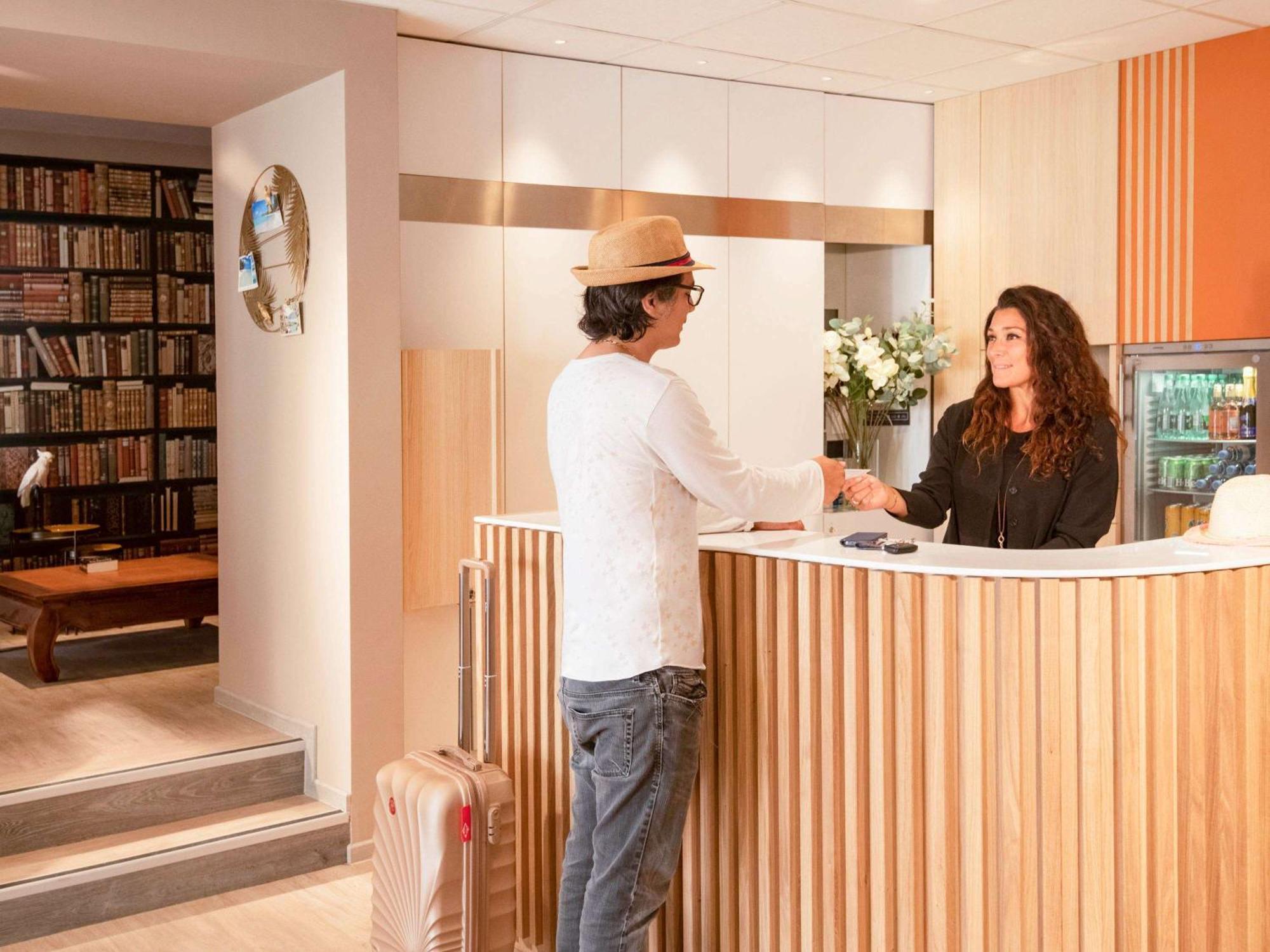 ibis Styles Beaulieu sur Mer Eksteriør bilde